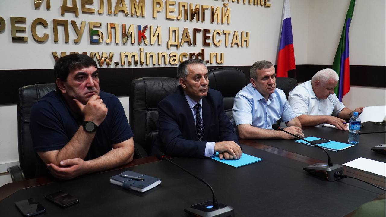 Абдурахман Махмудов провел встречу с родственниками пропавших без вести военнослужащих